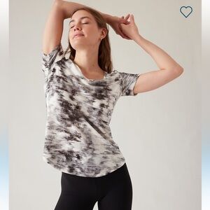 Athleta breezy V tshirt